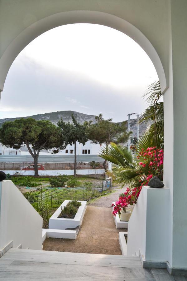 Kamari Beach Houses With Balcony And Garden 외부 사진
