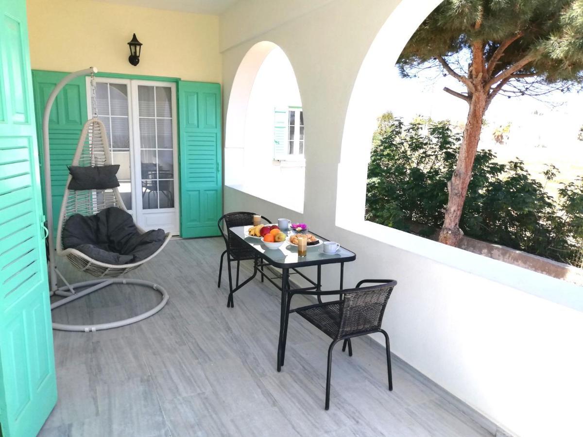 Kamari Beach Houses With Balcony And Garden 외부 사진