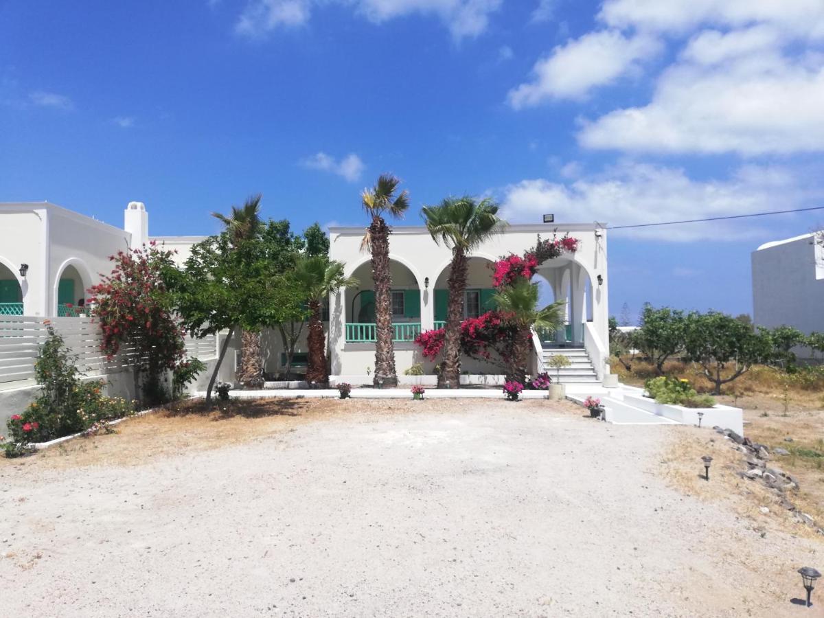 Kamari Beach Houses With Balcony And Garden 외부 사진