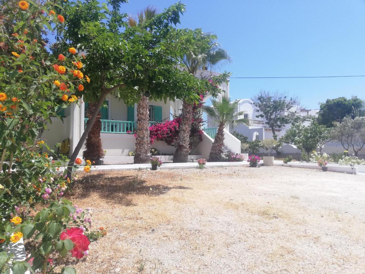 Kamari Beach Houses With Balcony And Garden 외부 사진