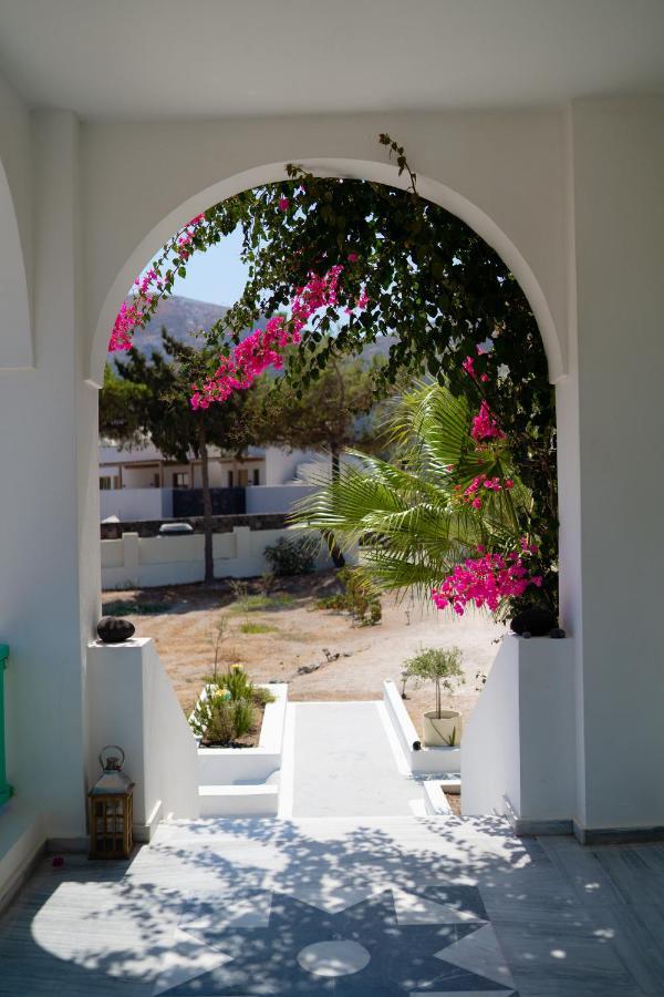 Kamari Beach Houses With Balcony And Garden 외부 사진