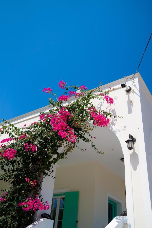 Kamari Beach Houses With Balcony And Garden 외부 사진
