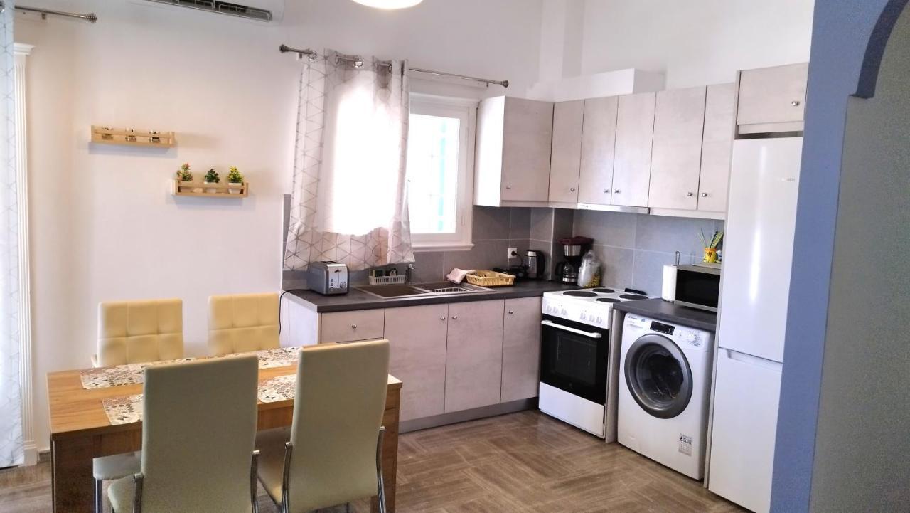 Kamari Beach Houses With Balcony And Garden 외부 사진
