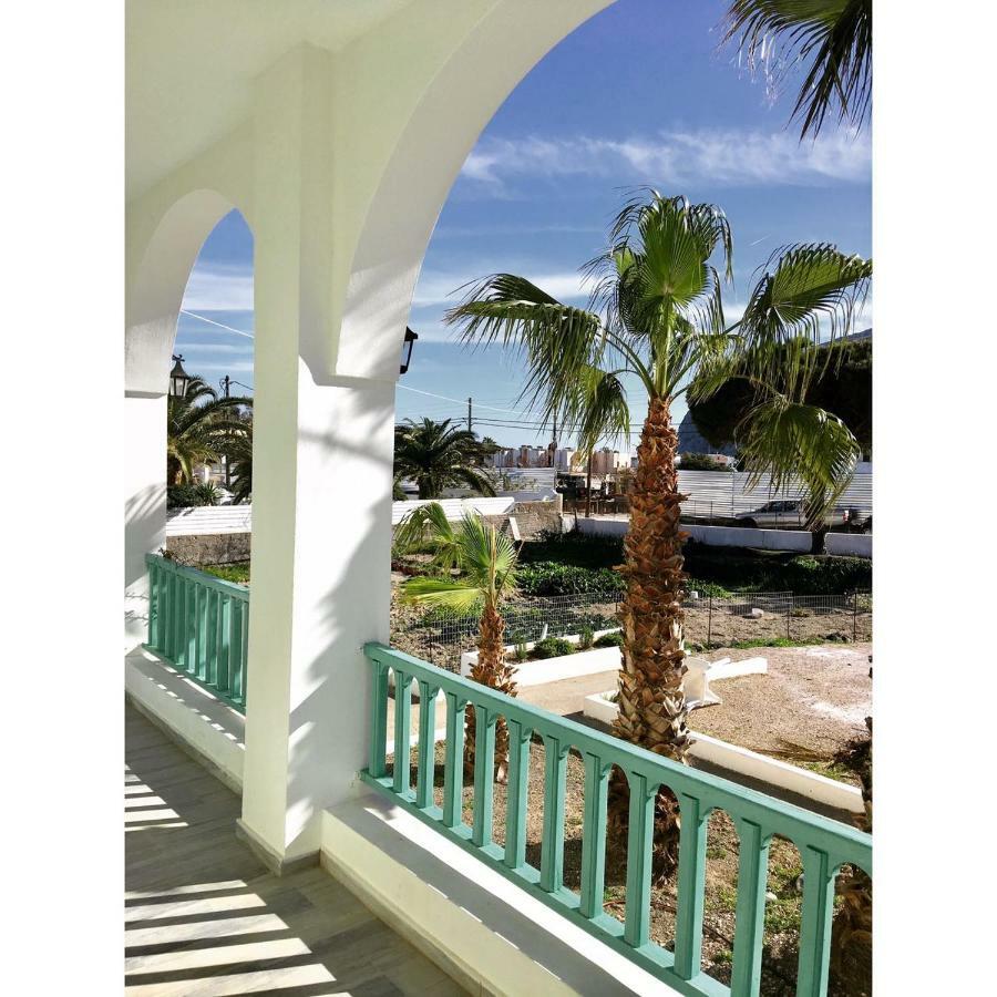 Kamari Beach Houses With Balcony And Garden 외부 사진