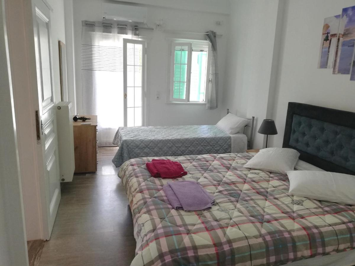 Kamari Beach Houses With Balcony And Garden 외부 사진